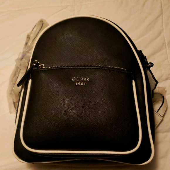 Guess backpack purse - Picture 1 of 5